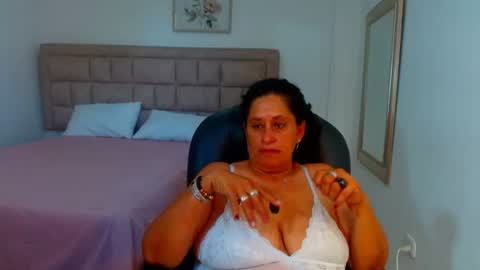 Juanita online show from July 28, 4:39 pm