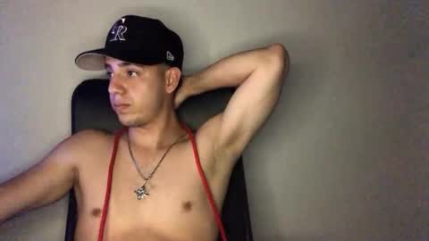 juannvalencia11 online show from April 29, 12:48 am