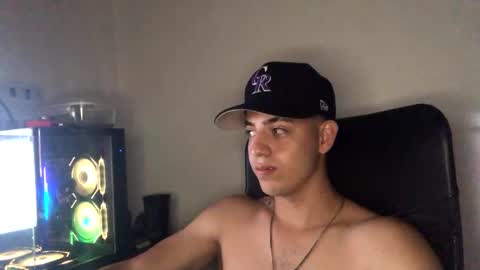 juannvalencia11 online show from April 23, 5:26 am