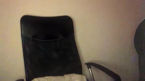 juannvalencia11 online show from April 25, 2:25 am