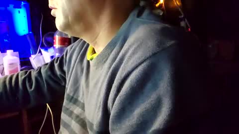 Snapshot of jubitz chatting on January 15, 12:47 pm SMALLZ online show from January 15, 12:47 pm