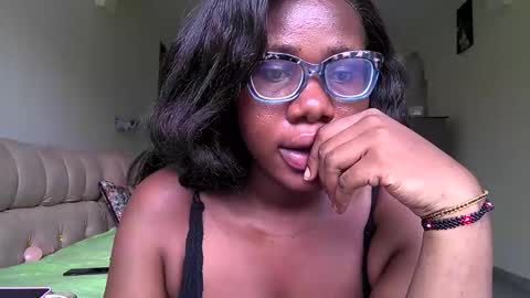 juiceyy_melons online show from June 11, 9:51 am