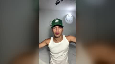 Miguel online show from April 27, 1:36 am