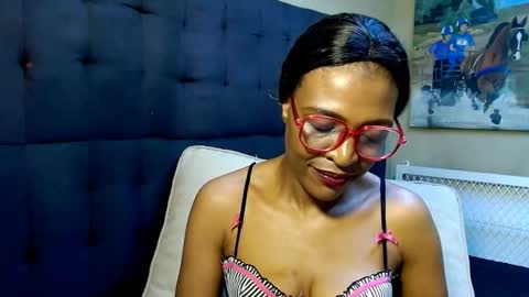 Miss Kay online show from December 3, 7:03 pm