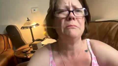 JuJuKitty online show from October 19, 5:01 am