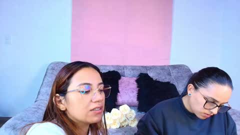 Jules and Gia online show from November 20, 8:39 pm