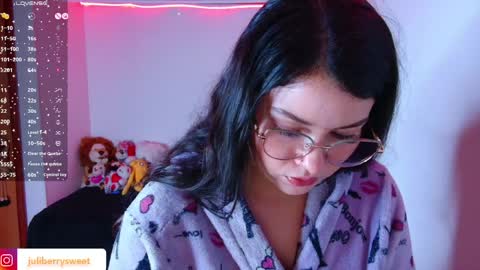 Juliana online show from April 5, 3:03 am