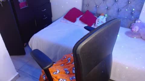  Juliana Torres  online show from March 6, 8:48 pm