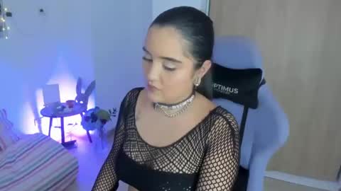 juli_santos_22 online show from November 12, 11:07 pm
