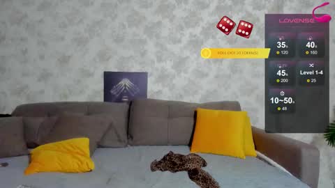 julia_giulia online show from February 8, 10:19 am