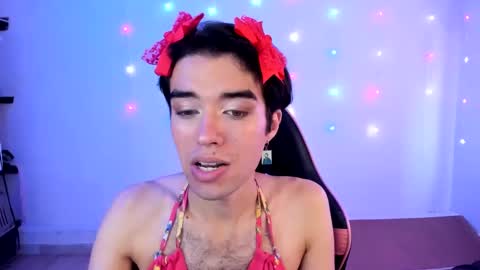 julia_swetty online show from December 12, 3:16 pm