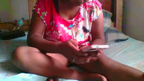 juliah02 online show from March 12, 11:31 am