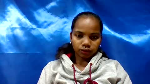 juliah02 online show from June 15, 5:21 am