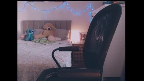 julialiones online show from July 2, 5:18 pm