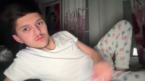 Julian1265 online show from March 2, 11:00 pm