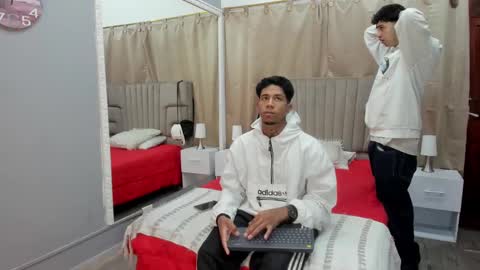 julian billy online show from February 4, 11:38 am