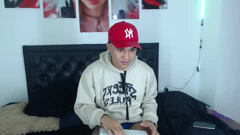 Julian online show from December 15, 11:53 pm