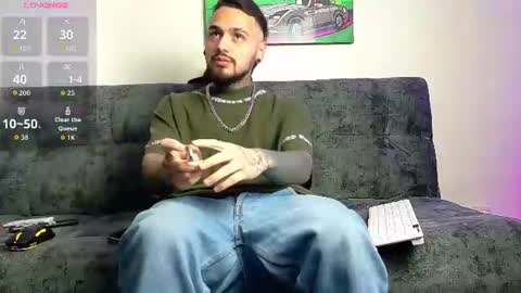 Julian independent model online show from July 7, 8:24 pm