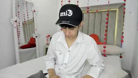 Julian online show from February 16, 7:45 pm