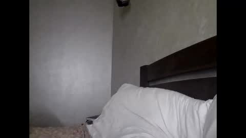 julianagold1 online show from October 11, 9:18 pm