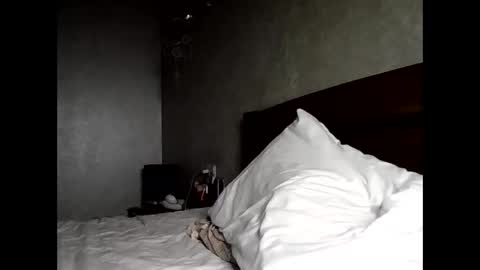 julianagold1 online show from January 5, 9:40 pm