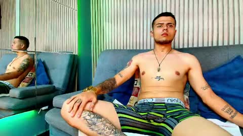 JulianLule online show from April 11, 7:18 pm