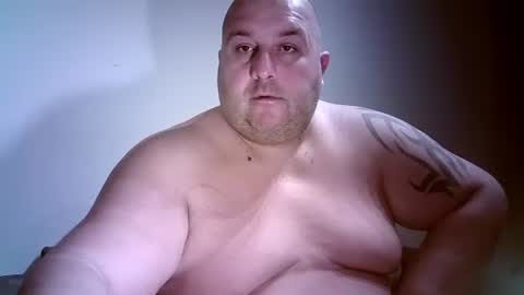 Snapshot of julianoparno chatting on October 22, 1:20 am Juliano online show from October 22, 1:20 am