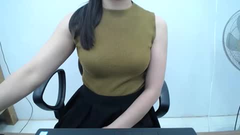 julie9x online show from April 14, 8:17 am