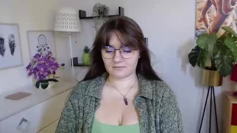 Snapshot of julie_extasy chatting on September 10, 12:39 pm Julie online show from September 10, 12:39 pm