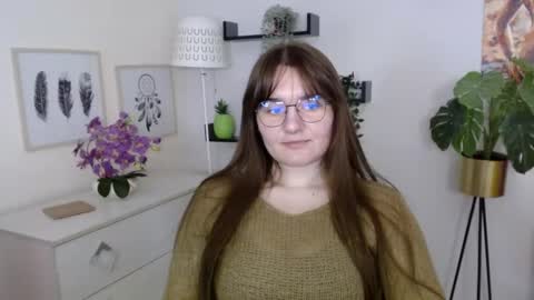 Snapshot of julie_extasy chatting on October 17, 1:48 pm Julie online show from October 17, 1:48 pm