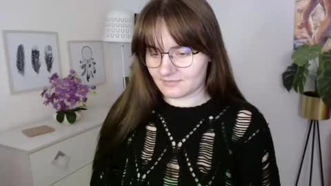 Snapshot of julie_extasy chatting on October 15, 1:34 pm Julie online show from October 15, 1:34 pm