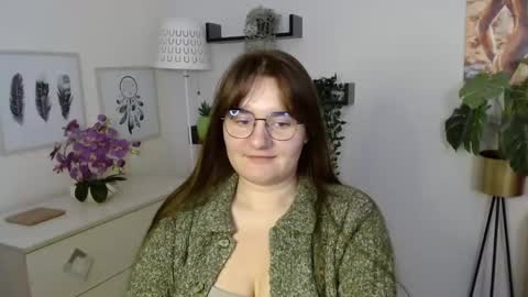 Snapshot of julie_extasy chatting on October 8, 12:55 pm Julie online show from October 8, 12:55 pm