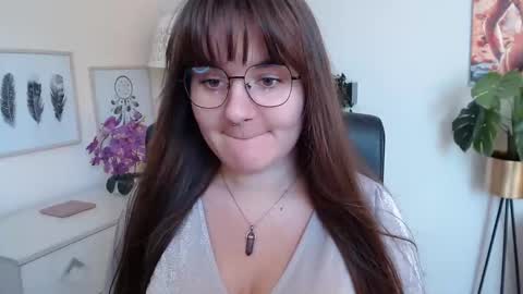 Snapshot of julie_extasy chatting on September 12, 12:40 pm Julie online show from September 12, 12:40 pm