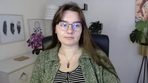 Snapshot of julie_extasy chatting on September 15, 12:39 pm Julie online show from September 15, 12:39 pm