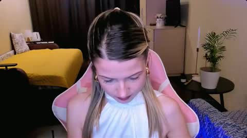 Julie online show from March 20, 2:11 pm