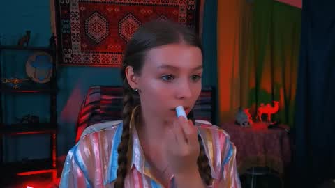 juliedaniel online show from September 23, 9:14 am