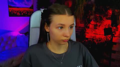 juliedaniel online show from September 18, 4:16 am