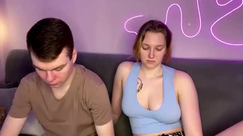 Julie and Thomas online show from December 3, 7:53 am