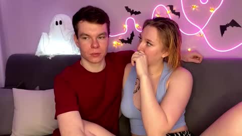 Julie and Thomas online show from October 26, 8:15 am