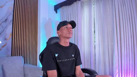 Julien online show from October 27, 12:27 pm