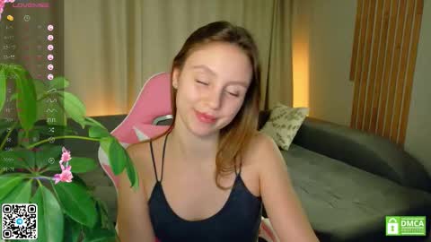 julieqt online show from November 19, 5:23 pm