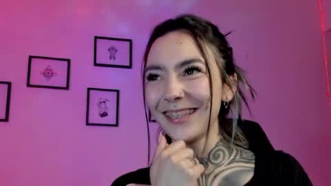 juliet_sourire online show from December 7, 3:42 am