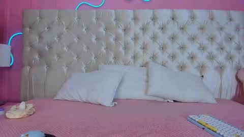 Julieta  online show from February 12, 12:09 pm