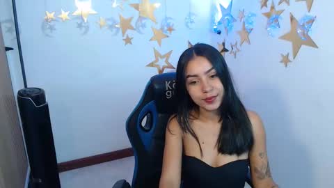 julieta_fn online show from November 17, 1:57 pm