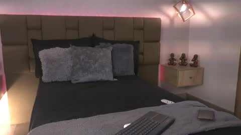 Julieth online show from March 23, 5:01 am