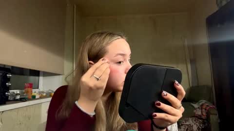 Mia online show from October 26, 8:08 pm