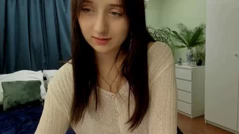 julietmonli online show from October 17, 5:00 am