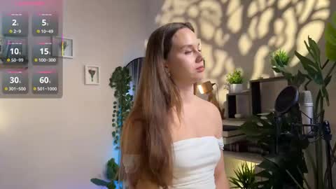 Snapshot of juliette_junson chatting on October 17, 12:42 pm Julie online show from October 17, 12:42 pm
