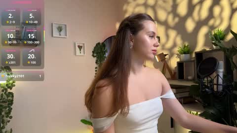 Snapshot of juliette_junson chatting on October 14, 2:20 pm Julie online show from October 14, 2:20 pm