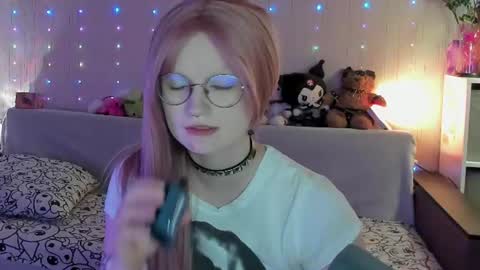 julifisher online show from June 11, 3:15 am